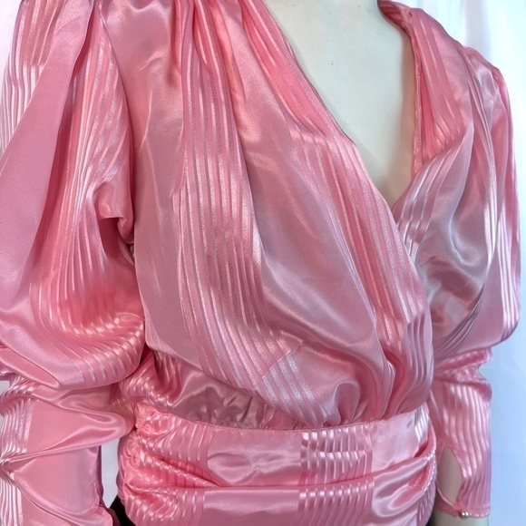 VINTAGE SILKY  TOUCH WRAP HEART TOP BARBIE PINK POLYESTER TOP PLUNGING NECK TOP - Picture 7 of 10